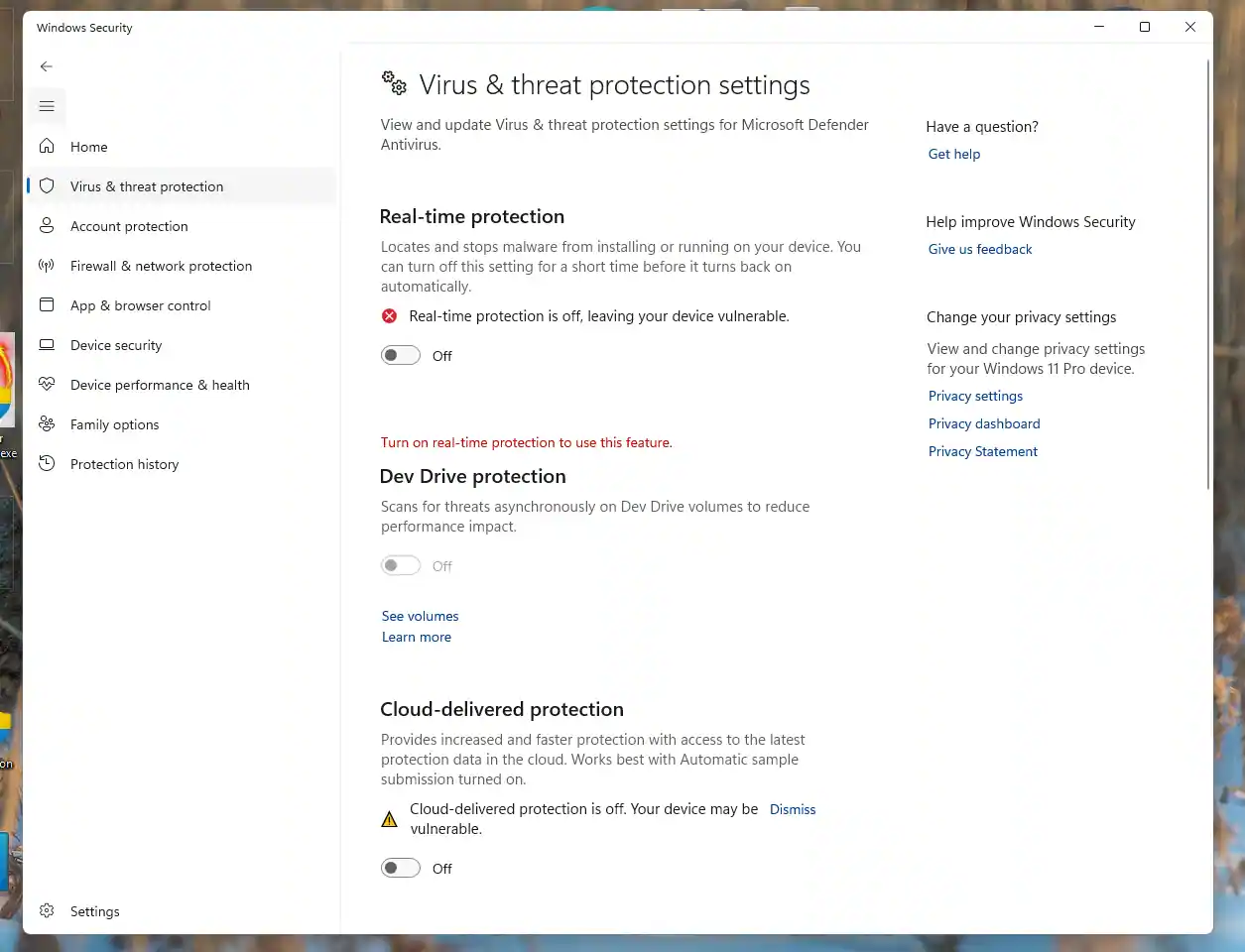 Windows Defender Real-time protection đã TẮT